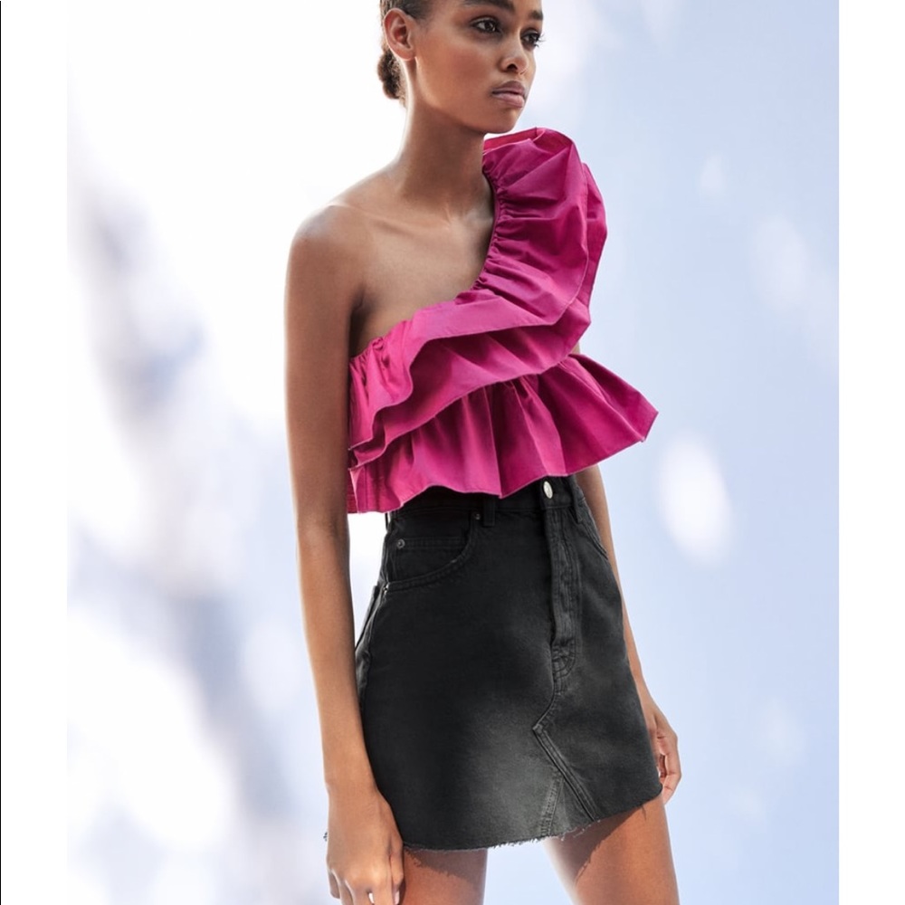 NWT Zara Ruffled Asymmetric Top